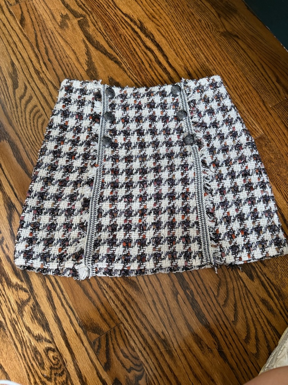 NWOT Veronica Beard White Multi Tweed Mini Skirt with Button Detail size 2